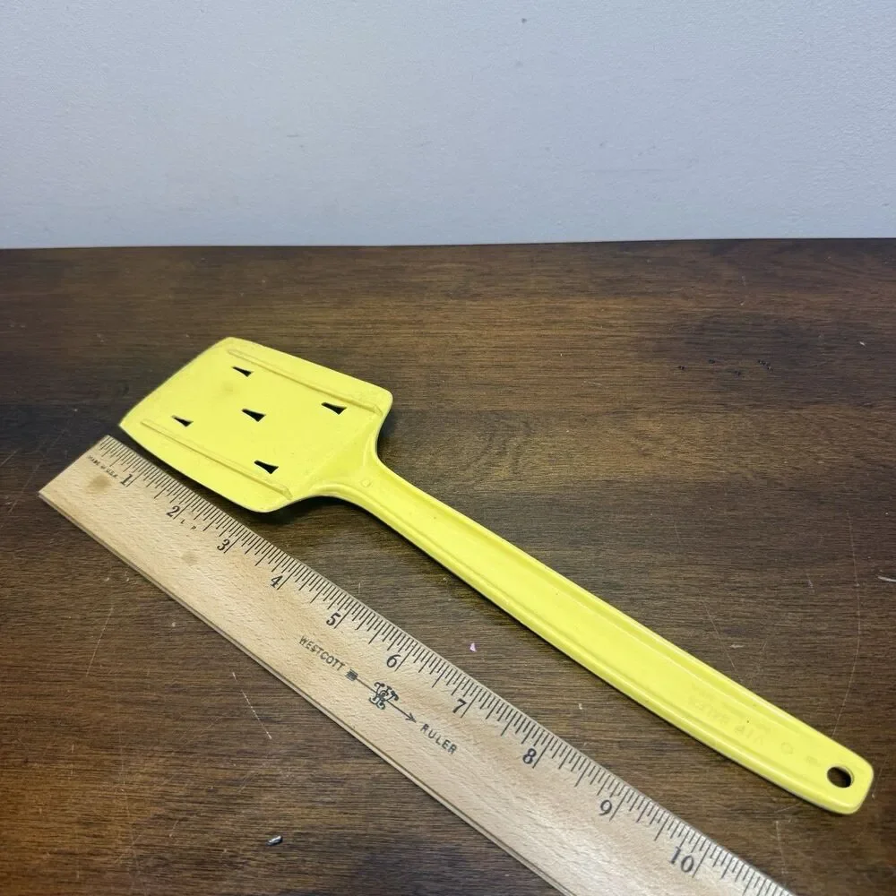 Yellow Plastic Spatula VIP SALES made In USA Retro Kitchen Utensil